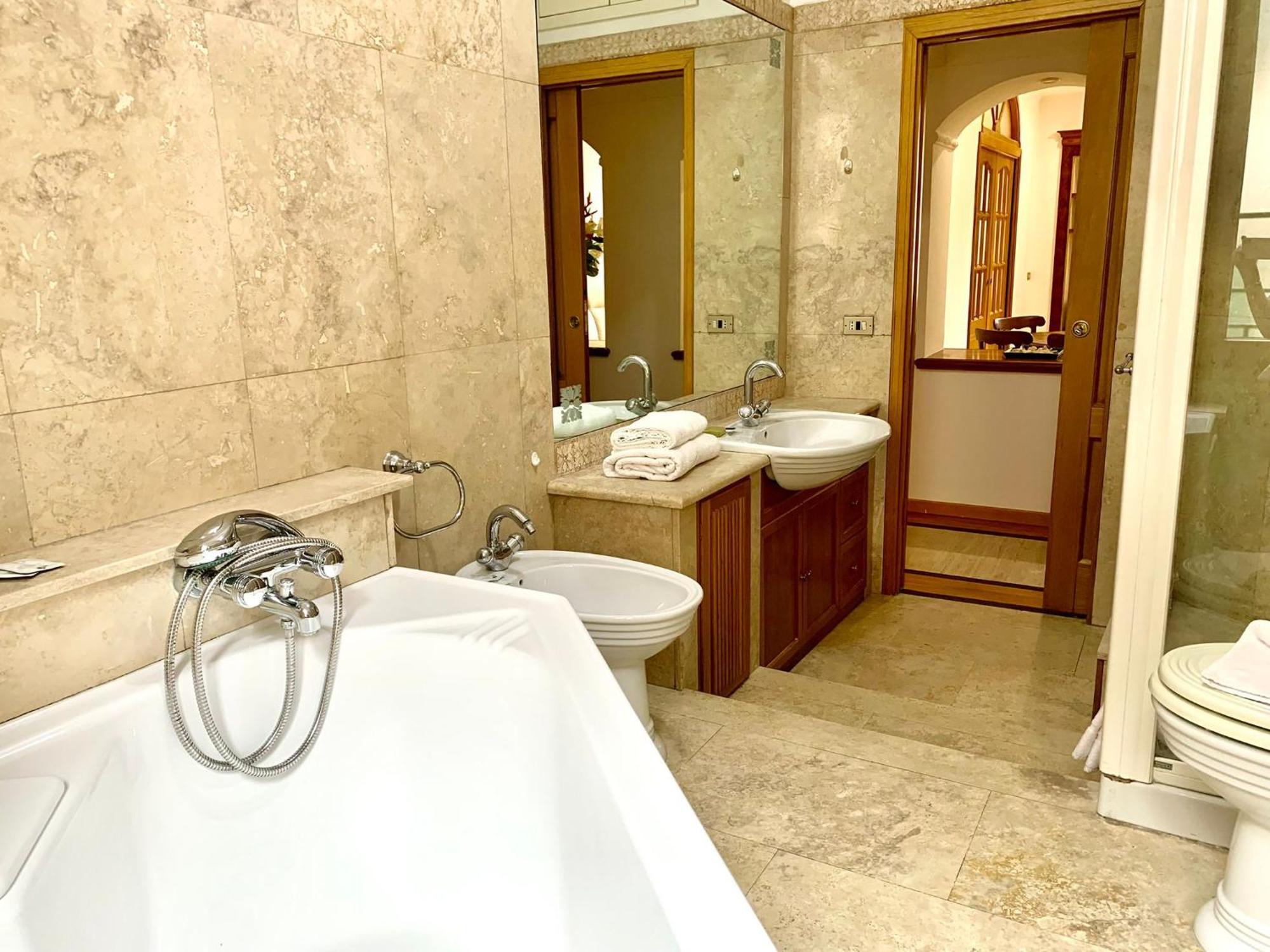Colosseo Prestige Apartment Roma Eksteriør bilde